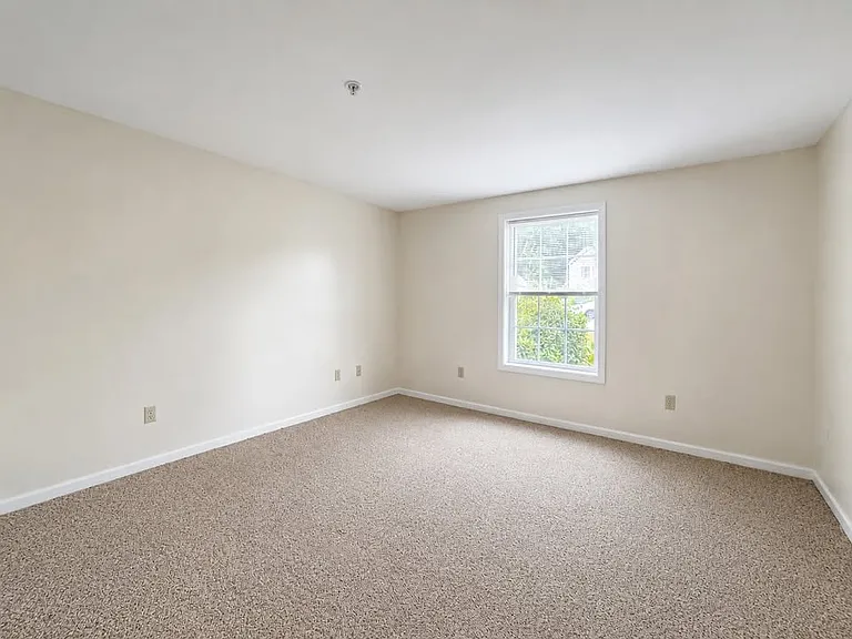 8 Pebble Ln — Photo 14