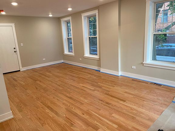 4th image of 2310 W Cornelia Ave #1REAR