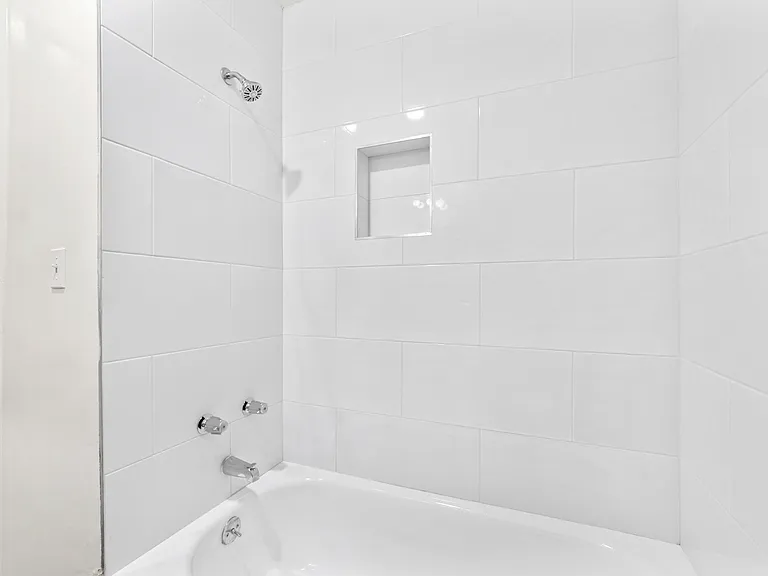13505 Burbank Blvd #2 — Photo 17