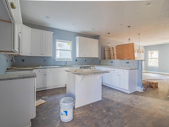 4th image of 513A Hickory Cir