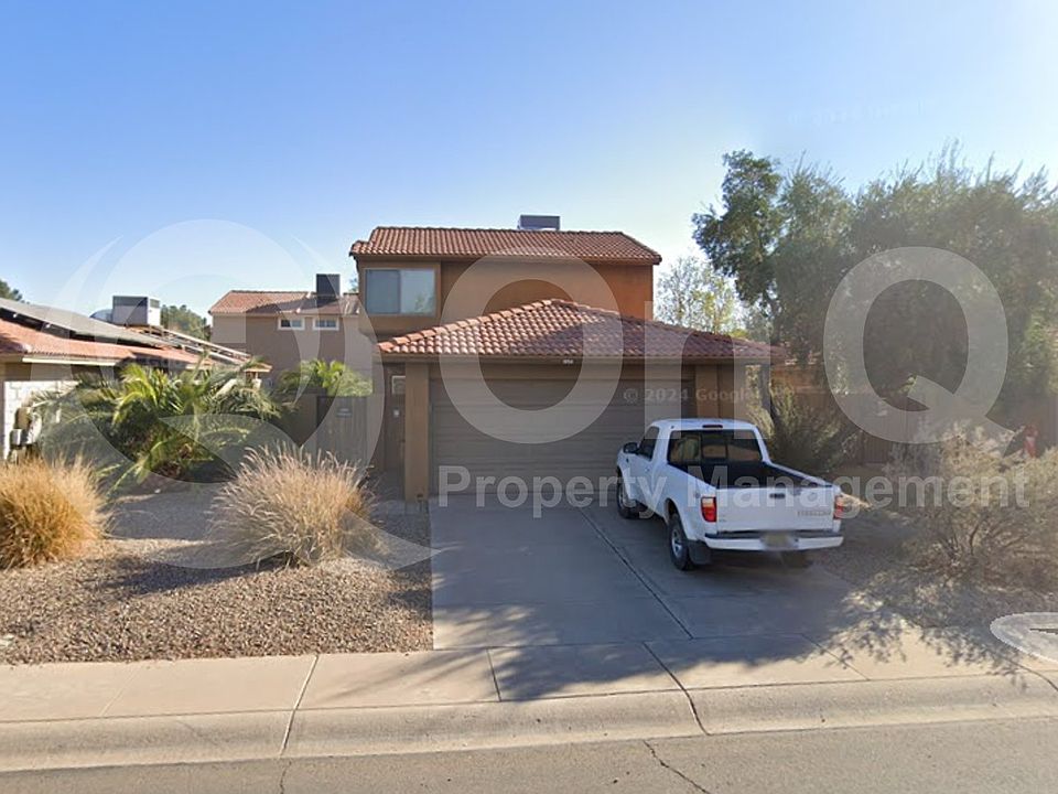 1st image of 1959 N Blackstone Dr