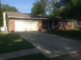 199 N Meadowbrook Rd, Springfield, IL 62711