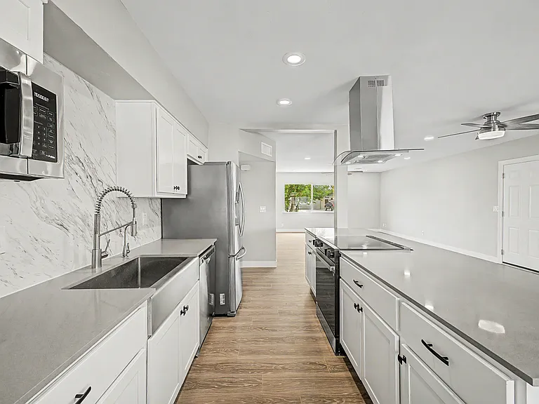416 W Ivanhoe Pl — Photo 4