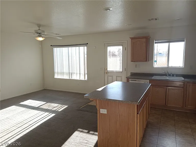 1250 E Bourbon St #4 — Photo 3