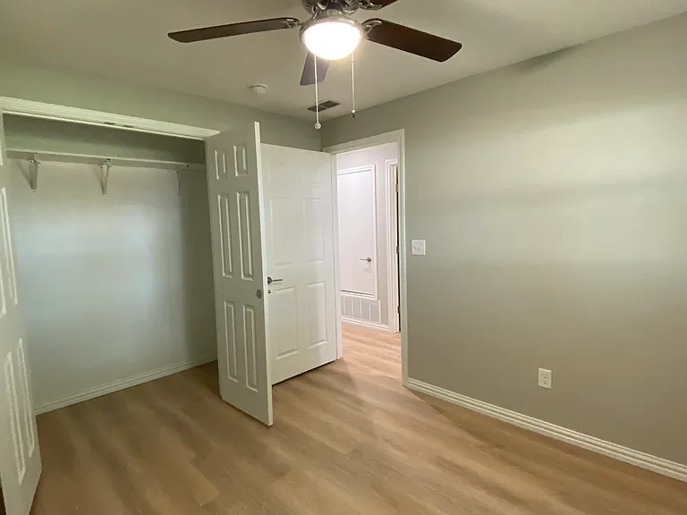 815 N Lydia St — Photo 4