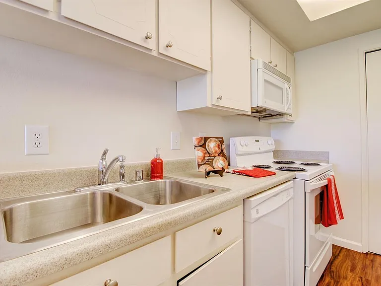 22 Lakeview Ct — Photo 6