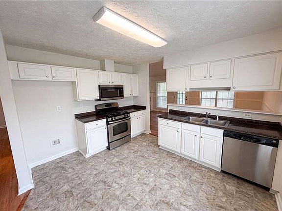 2nd image of 5137 Overlook View Ct
