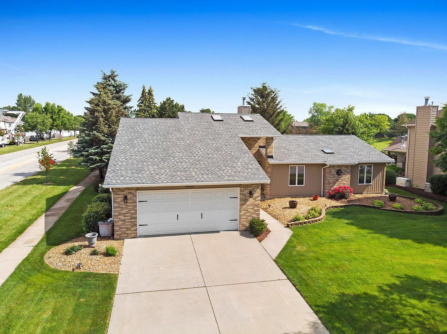 1136 Ranchwood Dr photo 1