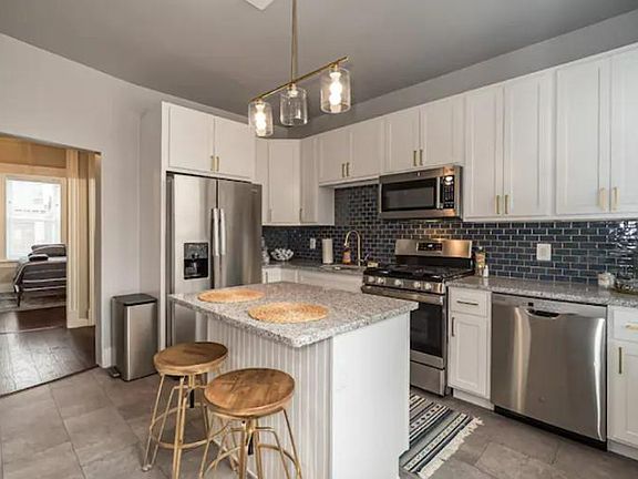 2nd image of 4015 Shenandoah Ave #B