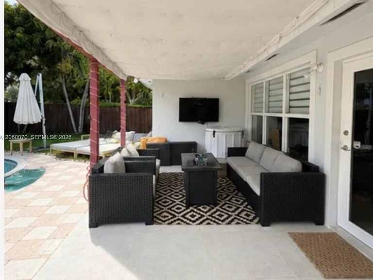 455 S Shore Dr — Photo 3