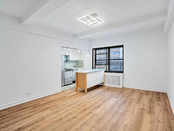 5th image of 12 W 72nd St APT 2D