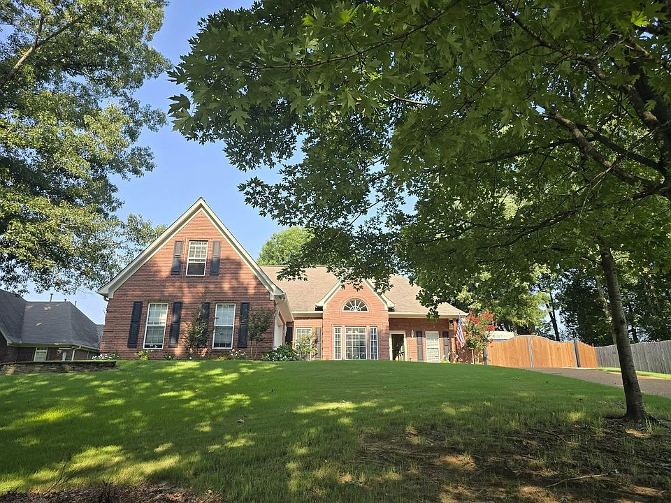1st image of 220 Country Side Dr