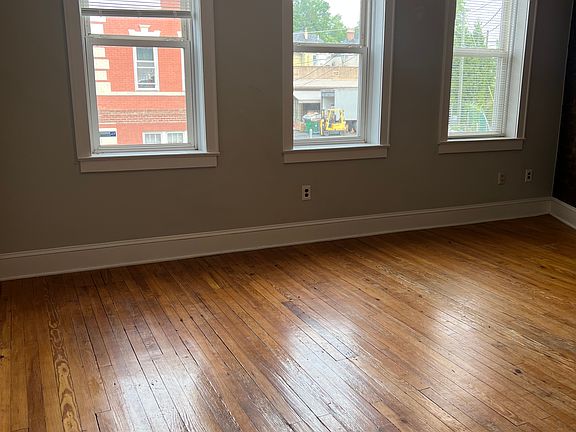 5th image of 107 Pine St #2