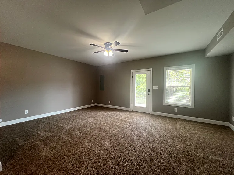 Mallard Ln — Photo 30