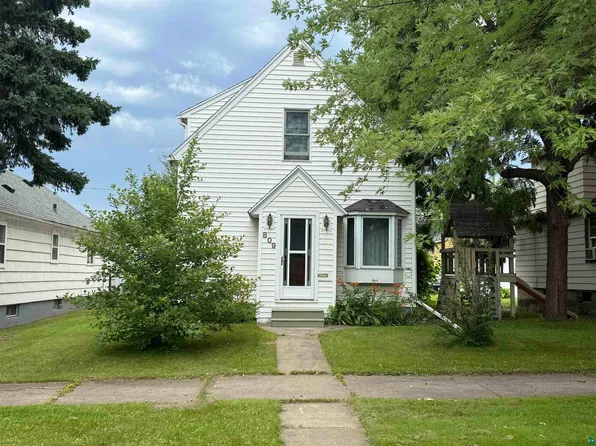 809 16th St N, Virginia, MN 55792