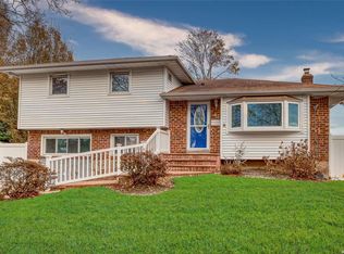 4 Kent Pl, Plainview, NY 11803