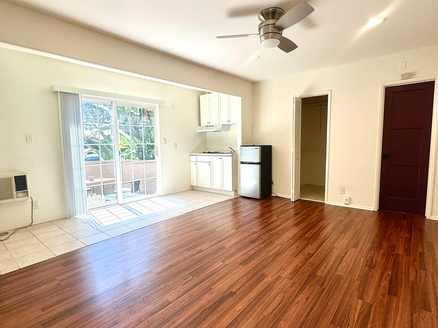 6431 Primrose Ave — Photo 3
