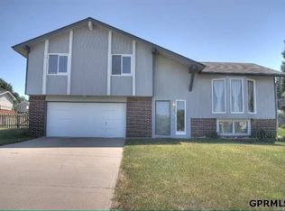 12905 Crown Point Ave, Omaha, NE 68164