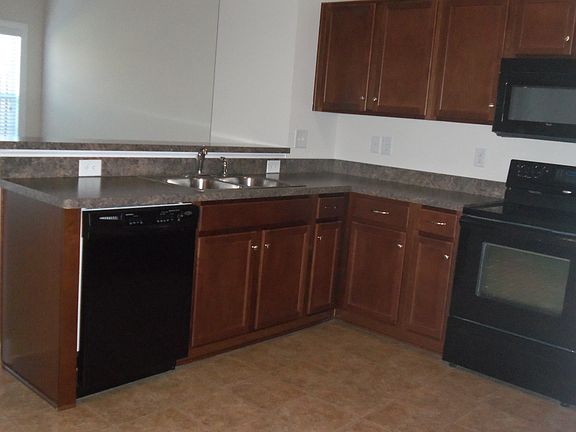 5th image of 215 Lewis Burwell Pl