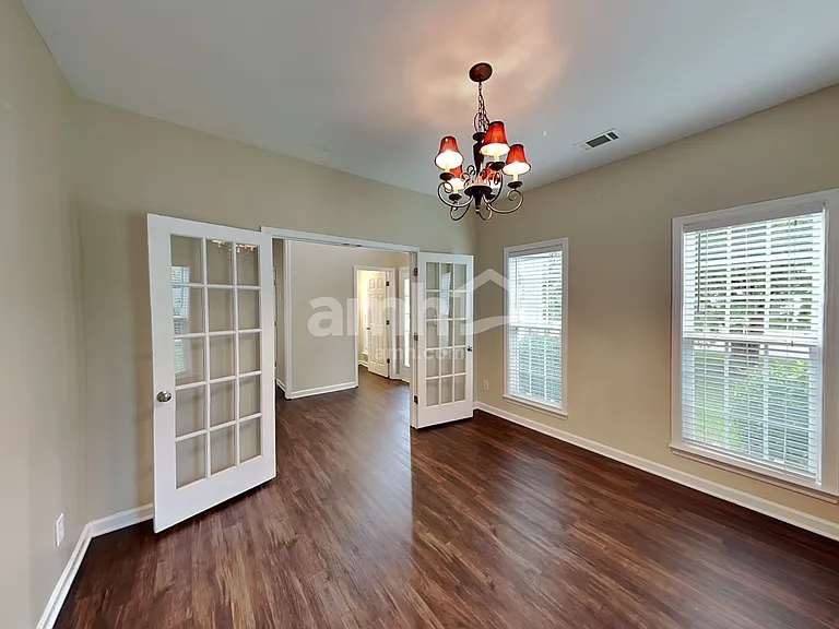 122 Tilton Dr — Photo 9