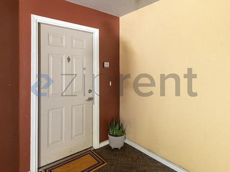 Fronrt door