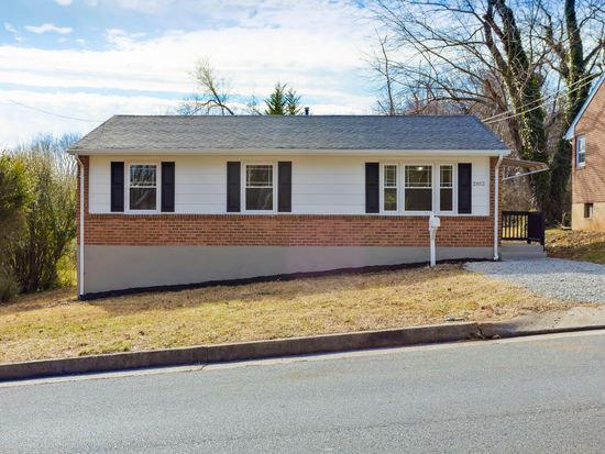 2812 Florida Ave Nw Roanoke Va 24017 Mls 876119 Zillow