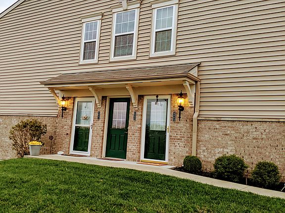 Lower unit on cul-de-sac