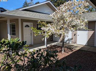 1150 Hemlock St #E17, Florence, OR 97439