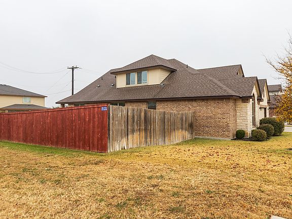2nd image of 6600 Golden Oak Ln