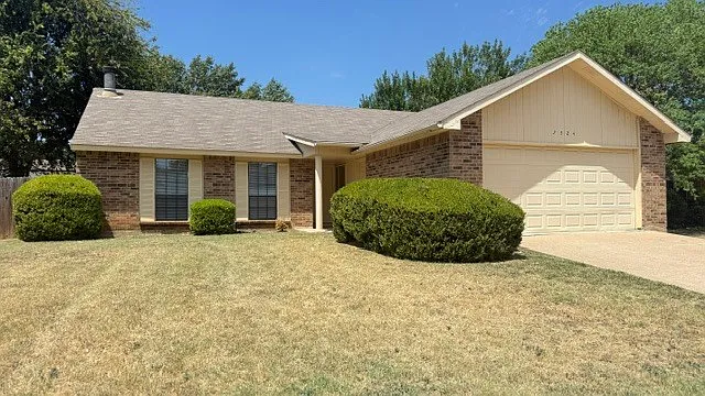 3 bed, 2.0 bath, 1528 sqft, $1,995 — Photo 1
