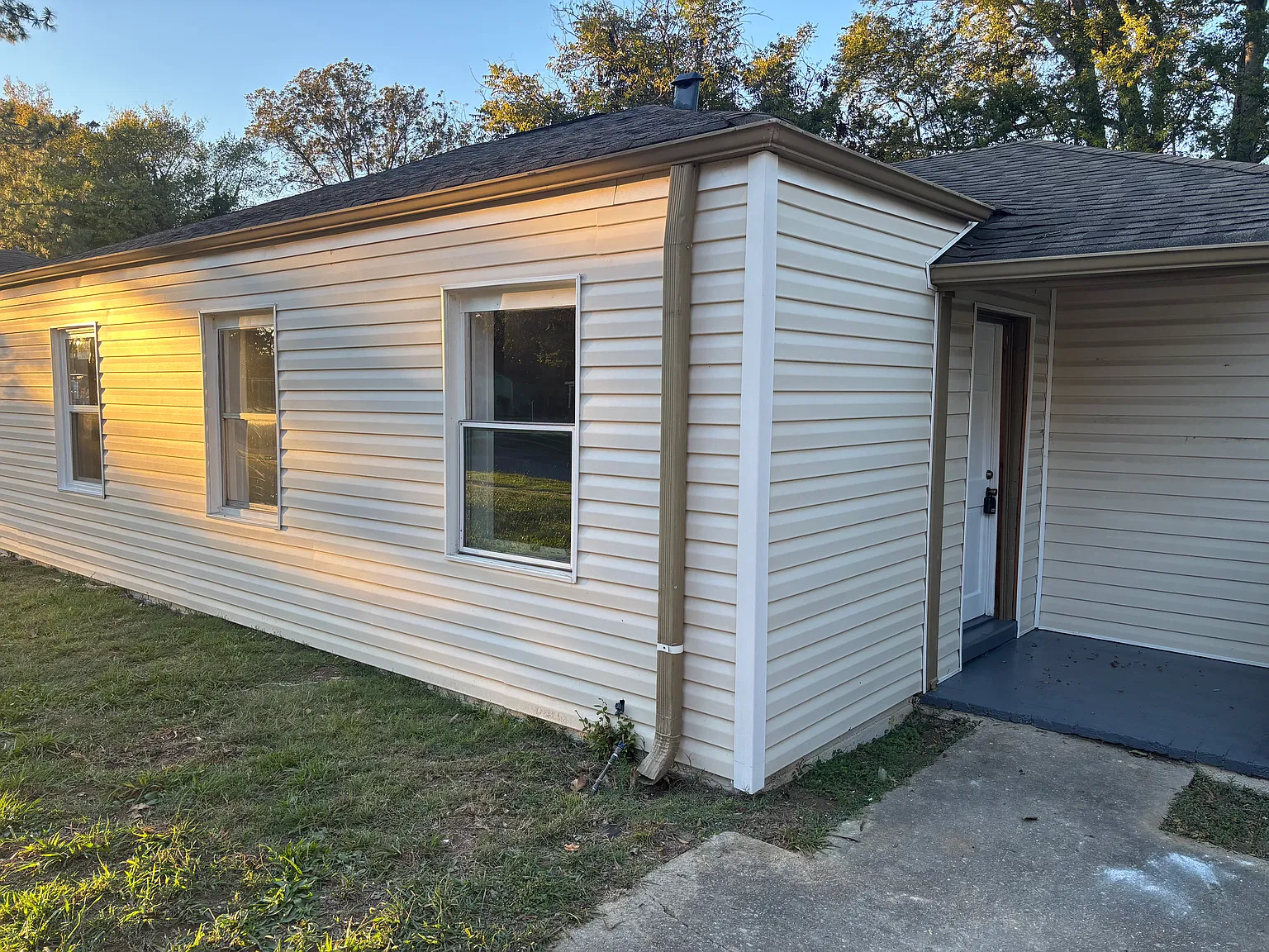 3 bed, 903 sqft, $1,250 — Photo 3