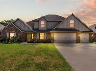 1081 Quail Hollow Dr, Bentonville, AR 72713