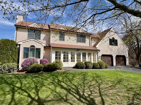 5 Pomeroy Ln, Sunderland, MA 01375