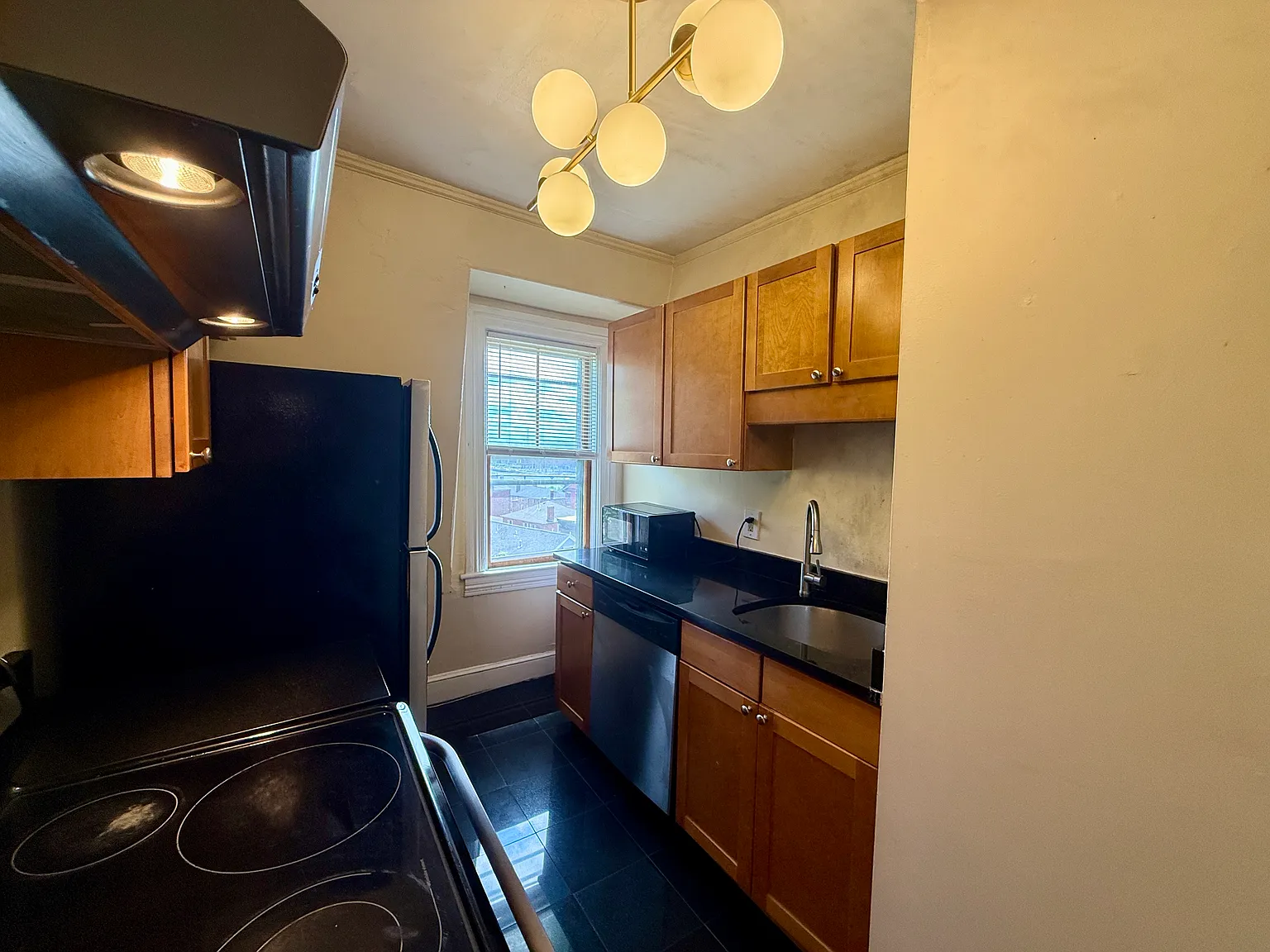 302 Benefit St — Photo 2