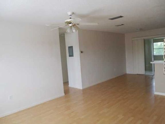 3rd image of 859 Courtington Ln #3