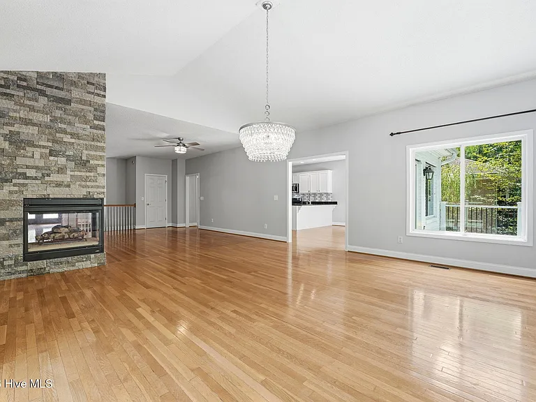 25 Kingswood Cir — Photo 12
