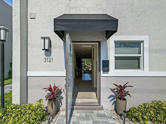 4th image of 3121 Spanish Trail #11