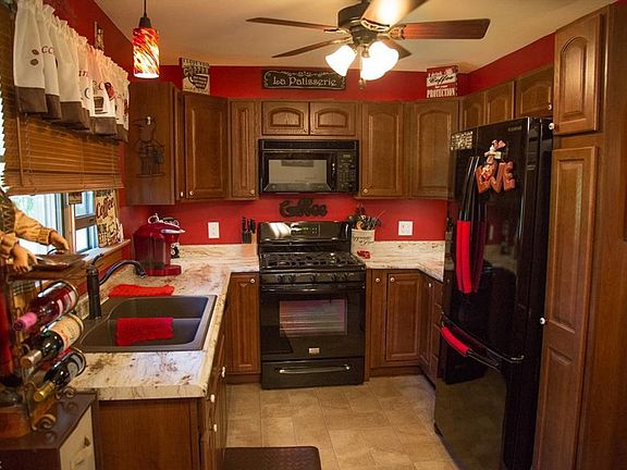 5th image of 8366 Venice Dr NE