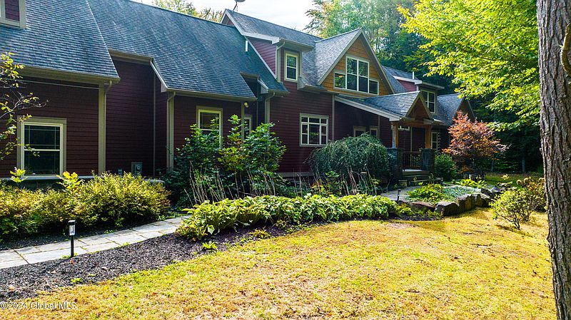 5th image of 475 Greene Road