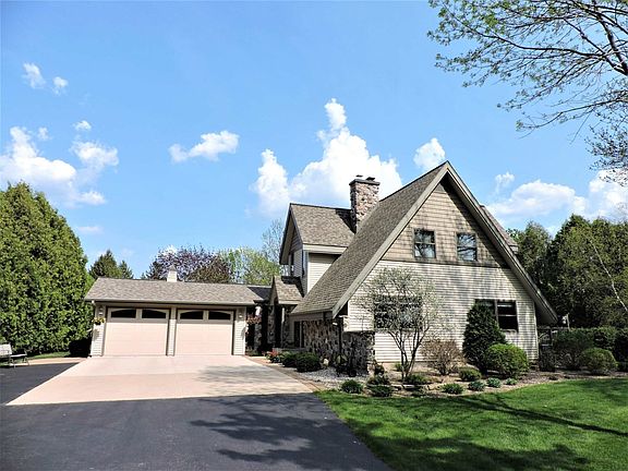 4 car tandum garage!