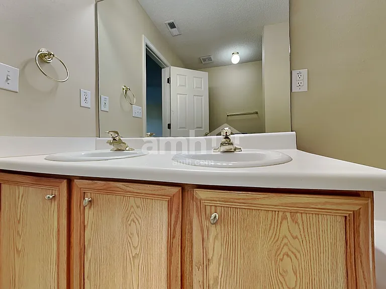1610 Thornwick Trce — Photo 12