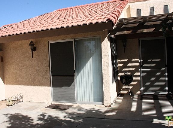4th image of 49041 Eisenhower Dr