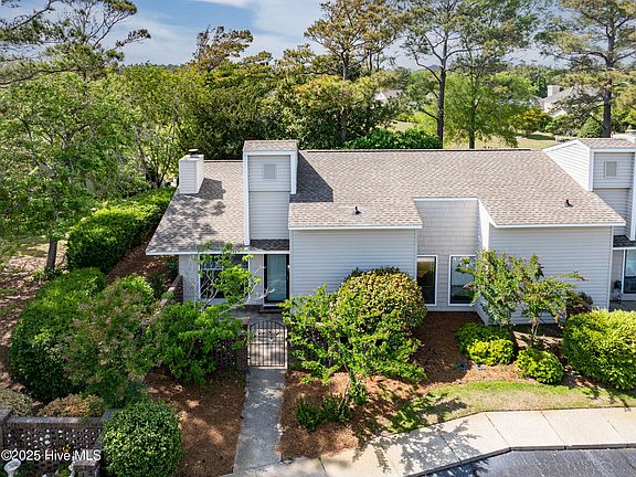 2nd image of 105 Bay Court