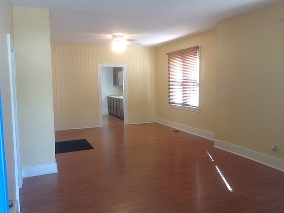 Entry to living/dining area