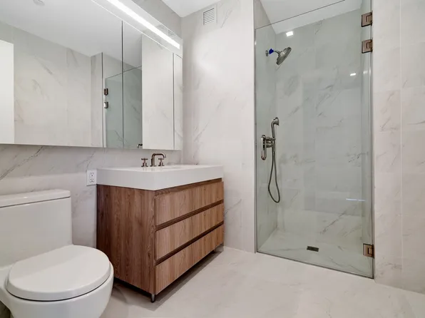 200 East 23rd Street 15E image 2 of 10