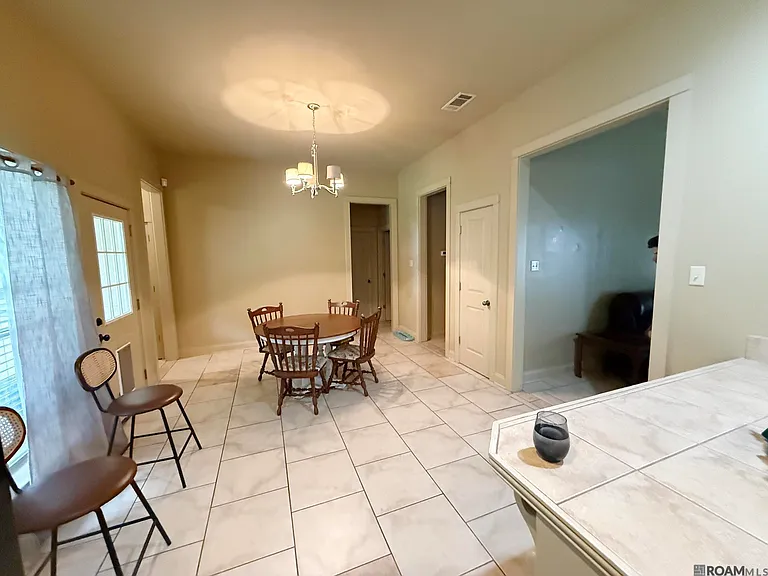 9441 Boone Dr — Photo 3