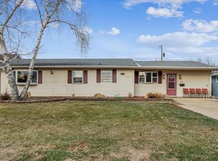 483 Peach St, East Dubuque, IL 61025