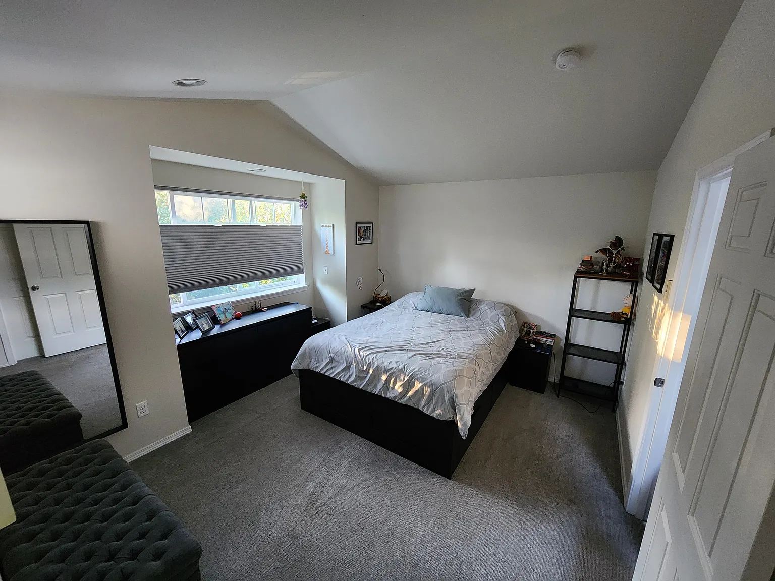 3 bed, 2.5 bath, 1344 sqft, $3,400 — Photo 4