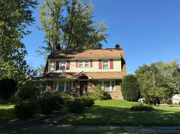 255 Fairmount Ave NE, Warren, OH 44483