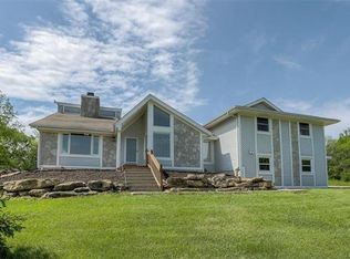 15030 Hornback Rd, Smithville, MO 64089